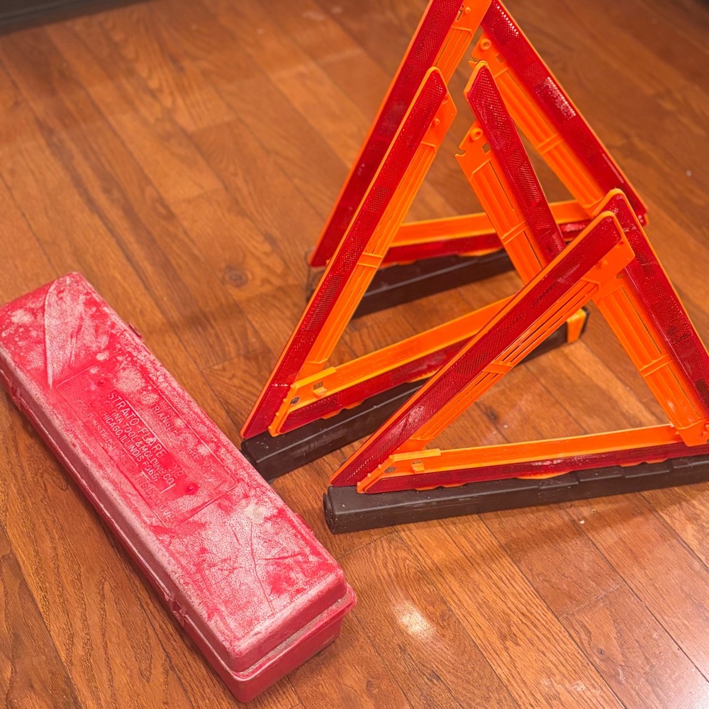 Strato-Flare Emergency Warning Triangle Set No 79 Roadside Safety Kit‎ 3pk - Picture 2 of 5